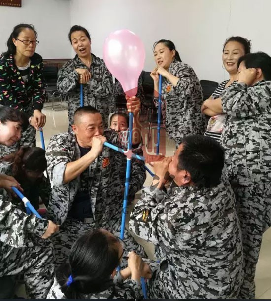 培訓快訊培訓時間：6月14日培訓單位：某甘肅集團蘭州配送有限公司培訓課程：拓展培訓人數(shù)：35人、觀摩4人蘭州拓展培訓蘭州企業(yè)培訓